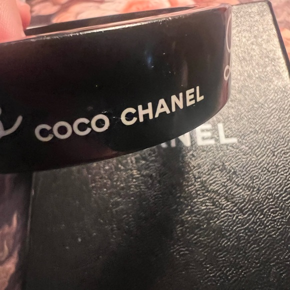 CHANEL coco resin black bracelet vintage w/ box - Picture 4 of 7